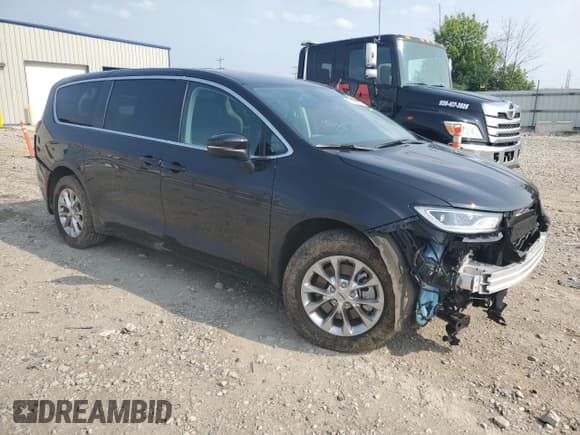 ✅ 2023 Chrysler Pacifica Touring L • VIN: 2C4RC3BG0PR501772 • Lot: 68432945. Wystawiony na Copart z przebiegiem 41 296 mil. Bezpłatny archiwum sprzedaży aukcyjnych z USA i szczegółowy raport historii pojazdu na DreamBid. Zdjęcie 4.