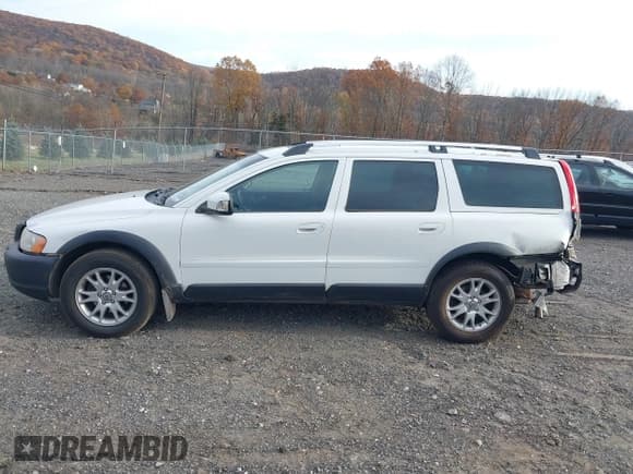 ✅ 2007 Volvo XC70 • VIN: YV4SZ592871275908 • Lot: 43595536. Listed on IAAI with 177,088 mi. Free auction sales archive from the USA and detailed vehicle history report at DreamBid. Image 14.