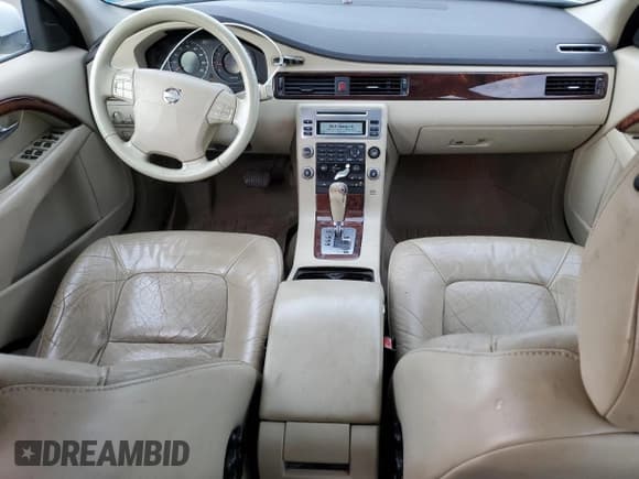 ✅ 2008 Volvo V70 • VIN: YV1BW982781033434 • Lot: 43617245. Listed on Copart with 177,577 mi. Free auction sales archive from the USA and detailed vehicle history report at DreamBid. Image 8.