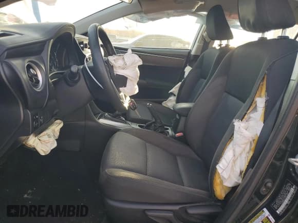 ✅ 2018 Toyota Corolla XLE • VIN: 5YFBURHE0JP814495 • Lot: 91966555. Wystawiony na Copart z przebiegiem 180 435 mil. Bezpłatny archiwum sprzedaży aukcyjnych z USA i szczegółowy raport historii pojazdu na DreamBid. Zdjęcie 7.