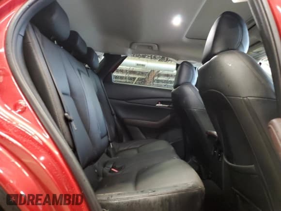 ✅ 2022 Mazda CX-30 Premium • VIN: 3MVDMBDY3NM428407 • Lot: 82110265. Wystawiony na Copart z przebiegiem 22 947 mil. Bezpłatny archiwum sprzedaży aukcyjnych z USA i szczegółowy raport historii pojazdu na DreamBid. Zdjęcie 11.