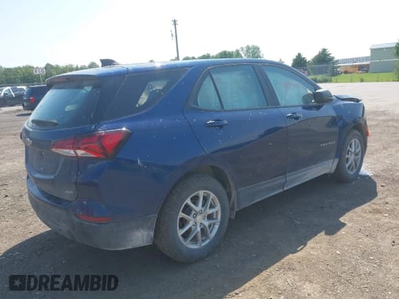 ✅ 2022 Chevrolet Equinox LS • VIN: 3GNAXSEV8NS152440 • Lot: 42458916. Listed on IAAI with 26,735 mi. Free auction sales archive from the USA and detailed vehicle history report at DreamBid. Image 4.