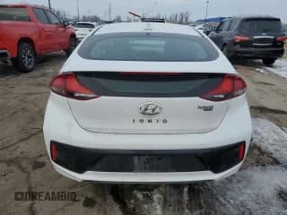 ✅ 2017 Hyundai Ioniq Blue • VIN: KMHC65LC4HU022081 • Lot: 46583135. Wystawiony na Copart z przebiegiem 171 912 mil. Bezpłatny archiwum sprzedaży aukcyjnych z USA i szczegółowy raport historii pojazdu na DreamBid. Zdjęcie 6.
