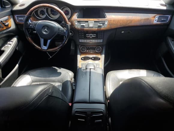 ✅ 2014 Mercedes-Benz CLS 550 • VIN: WDDLJ7DB1EA112537 • Lot: 60603235. Listed on Copart with 133,070 mi. Free auction sales archive from the USA and detailed vehicle history report at DreamBid. Image 8.