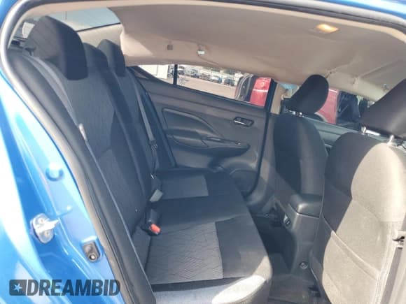 ✅ 2023 Nissan Versa SV • VIN: 3N1CN8EV6PL864228 • Лот: 69918575. Опубликован ранее на Copart с пробегом 33 332 миль. Бесплатный доступ к архиву аукционных продаж из США и подробный отчёт об истории автомобиля на DreamBid. Изображение 10.