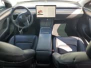 ✅ 2021 Tesla Model 3 Long Range • VIN: 5YJ3E1EB0MF050922 • Lot: 57625905. Wystawiony na Copart z przebiegiem 62 631 mil. Bezpłatny archiwum sprzedaży aukcyjnych z USA i szczegółowy raport historii pojazdu na DreamBid. Zdjęcie 8.