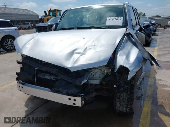 ✅ 2014 Toyota 4Runner SR5 • VIN: JTEZU5JR0E5073915 • Lot: 42372665. Wystawiony na IAAI z przebiegiem 180 463 mil. Bezpłatny archiwum sprzedaży aukcyjnych z USA i szczegółowy raport historii pojazdu na DreamBid. Zdjęcie 20.