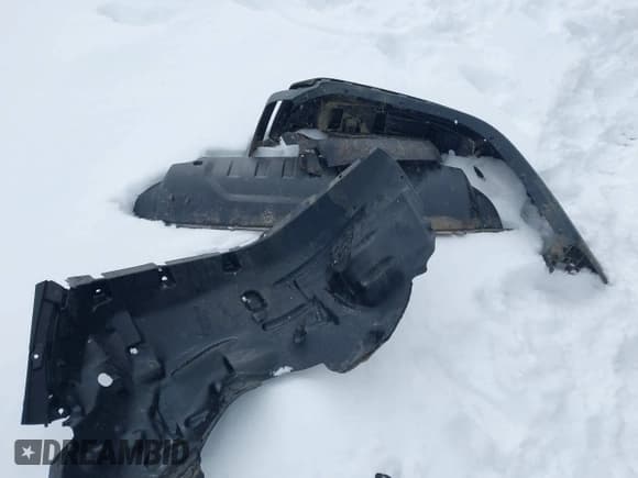 ✅ 2023 Jeep Wrangler • VIN: 1C4JJXN60PW626923 • Lot: 41519683. Wystawiony na IAAI z przebiegiem 13 801 mil. Bezpłatny archiwum sprzedaży aukcyjnych z USA i szczegółowy raport historii pojazdu na DreamBid. Zdjęcie 12.