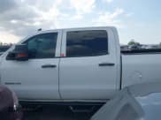 ✅ 2017 Chevrolet Silverado 2500HD Work Truck • VIN: 1GC1KUEG6HF197955 • Lot: 42968573. Wystawiony na IAAI z przebiegiem 319 387 mil. Bezpłatny archiwum sprzedaży aukcyjnych z USA i szczegółowy raport historii pojazdu na DreamBid. Zdjęcie 14.