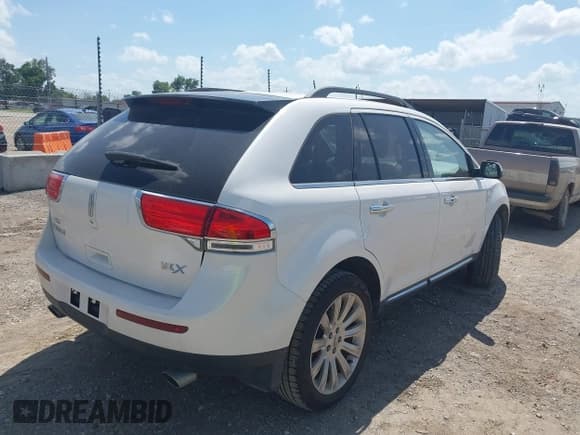 ✅ 2011 Lincoln MKX • VIN: 2LMDJ6JK7BBJ19053 • Lot: 42561653. Listed on IAAI with 129,698 mi. Free auction sales archive from the USA and detailed vehicle history report at DreamBid. Image 4.
