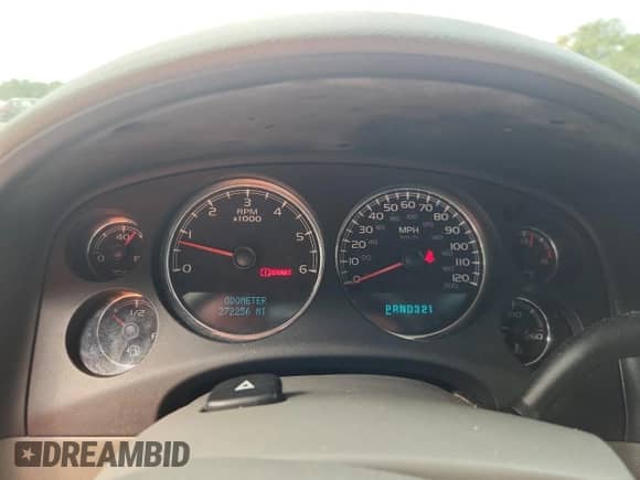 2007 Chevrolet Suburban LT with VIN 1GNFC16J47J253339, listed as a Copart auction lot 81411005 with 272,256 mi miles and Salvage title. Bid and sale history available at DreamBid. Image 9.