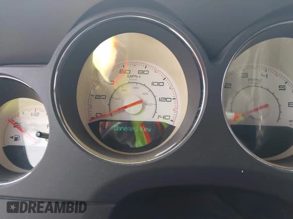 ✅ 2013 Dodge Challenger Rallye Redline • VIN: 2C3CDYAG3DH517925 • Lot: 41774052. Wystawiony na IAAI z przebiegiem 151 207 mil. Bezpłatny archiwum sprzedaży aukcyjnych z USA i szczegółowy raport historii pojazdu na DreamBid. Zdjęcie 17.