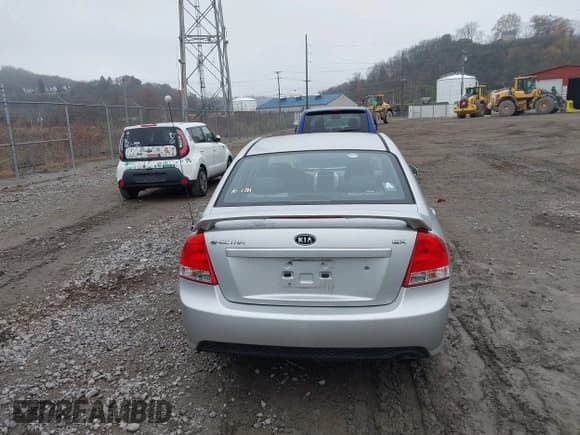 ✅ 2009 Kia Spectra EX • VIN: KNAFE222095027380 • Lot: 43730880. Listed on IAAI with 200,112 mi. Free auction sales archive from the USA and detailed vehicle history report at DreamBid. Image 16.