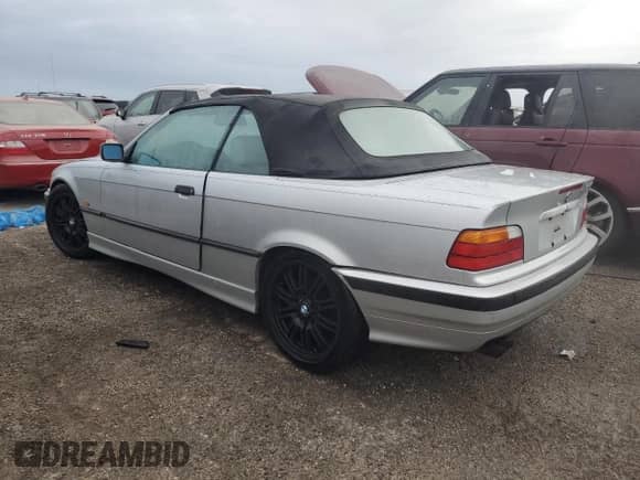 1998 BMW 3 Series 323i z VIN WBABJ7328WEA17071, wystawiony jako Copart lot #75089004 z przebiegiem Nie podano mil oraz Nie do naprawy • Non repairable. Historia ofert i sprzedaży dostępna na DreamBid. Obrazek 2.