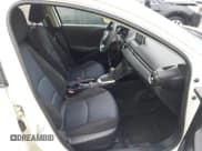 ✅ 2018 Toyota Yaris • VIN: 3MYDLBYV4JY300685 • Lot: 43640140. Wystawiony na IAAI z przebiegiem 110 414 mil. Bezpłatny archiwum sprzedaży aukcyjnych z USA i szczegółowy raport historii pojazdu na DreamBid. Zdjęcie 5.