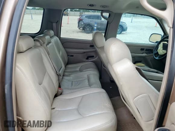✅ 2004 Chevrolet Suburban LT • VIN: 1GNEC16Z44R302179 • Лот: 57956605. Опубликован ранее на Copart с пробегом 291 567 миль. Бесплатный доступ к архиву аукционных продаж из США и подробный отчёт об истории автомобиля на DreamBid. Изображение 11.