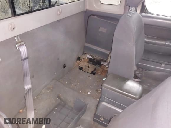 ✅ 2002 Nissan Frontier XE • VIN: 1N6DD26S82C379337 • Lot: 42981669. Listed on IAAI with 132,000 mi. Free auction sales archive from the USA and detailed vehicle history report at DreamBid. Image 8.