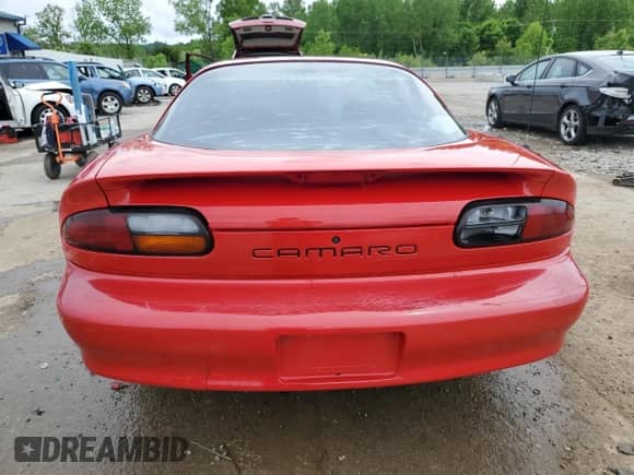 1997 Chevrolet Camaro z VIN 2G1FP22K3V2142535, wystawiony jako Copart lot #56523395 z przebiegiem 150 871 mil mil oraz Nie do naprawy • Non repairable. Historia ofert i sprzedaży dostępna na DreamBid. Obrazek 6.