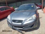✅ 2010 Hyundai Genesis Coupe Track • VIN: KMHHU6KHXAU004110 • Lot: 42754734. Wystawiony na IAAI z przebiegiem 176 668 mil. Bezpłatny archiwum sprzedaży aukcyjnych z USA i szczegółowy raport historii pojazdu na DreamBid. Zdjęcie 11.