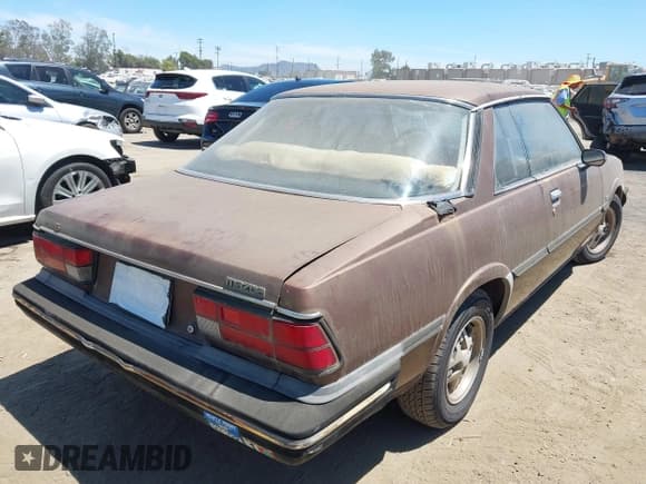 ✅ 1981 Mazda 626 • VIN: JM1GB4111B0527376 • Lot: 42815414. Listed on IAAI with 269,528 mi. Free auction sales archive from the USA and detailed vehicle history report at DreamBid. Image 4.