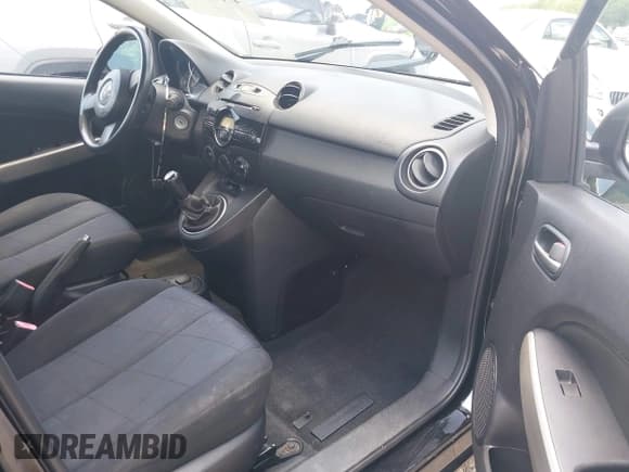 ✅ 2011 Mazda 2 Sport • VIN: JM1DE1HZXB0129359 • Lot: 42694629. Wystawiony na IAAI z przebiegiem 219 786 mil. Bezpłatny archiwum sprzedaży aukcyjnych z USA i szczegółowy raport historii pojazdu na DreamBid. Zdjęcie 5.