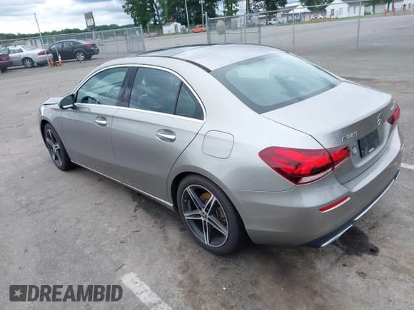 ✅ 2019 Mercedes-Benz A 220 • VIN: WDD3G4FB1KW025861 • Lot: 42752562. Listed on IAAI with Not provided. Free auction sales archive from the USA and detailed vehicle history report at DreamBid. Image 3.