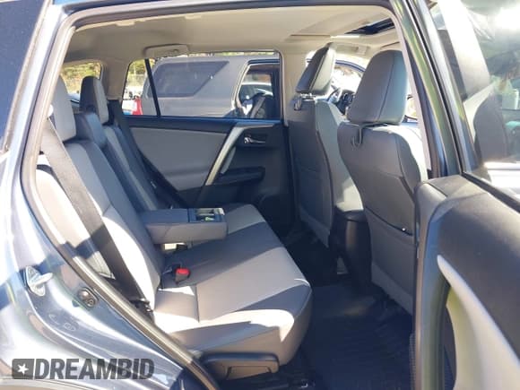 ✅ 2014 Toyota RAV4 Limited • VIN: 2T3DFREV6EW184985 • Lot: 43365739. Listed on IAAI with 110,030 mi. Free auction sales archive from the USA and detailed vehicle history report at DreamBid. Image 8.