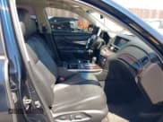 ✅ 2015 Infiniti Q70 • VIN: JN1BY1PP8FM601834 • Lot: 42028330. Listed on IAAI with 106,285 mi. Free auction sales archive from the USA and detailed vehicle history report at DreamBid. Image 5.