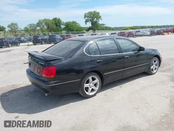 ✅ 2001 Lexus GS 430 • VIN: JT8BL69S310003899 • Lot: 42645571. Wystawiony na IAAI z przebiegiem 195 824 mil. Bezpłatny archiwum sprzedaży aukcyjnych z USA i szczegółowy raport historii pojazdu na DreamBid. Zdjęcie 4.