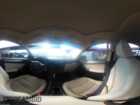 ✅ 2015 Volkswagen Jetta SE • VIN: 3VWD17AJ2FM273961 • Лот: 43804724. Опубликован ранее на IAAI с пробегом 155 447 миль. Бесплатный доступ к архиву аукционных продаж из США и подробный отчёт об истории автомобиля на DreamBid. Изображение 18.