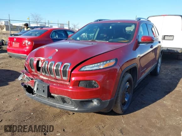 ✅ 2016 Jeep Cherokee Latitude • VIN: 1C4PJMCS2GW331492 • Lot: 41747216. Wystawiony na IAAI z przebiegiem 131 262 mil. Bezpłatny archiwum sprzedaży aukcyjnych z USA i szczegółowy raport historii pojazdu na DreamBid. Zdjęcie 17.