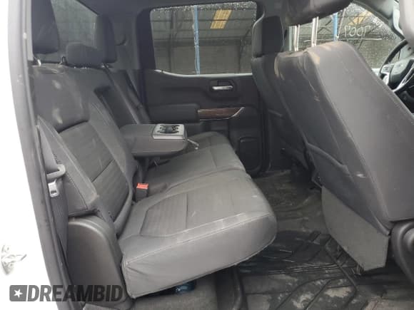 ✅ 2019 Chevrolet Silverado 1500 RST • VIN: 1GCUYEED8KZ115947 • Lot: 46761774. Wystawiony na Copart z przebiegiem 131 431 mil. Bezpłatny archiwum sprzedaży aukcyjnych z USA i szczegółowy raport historii pojazdu na DreamBid. Zdjęcie 10.