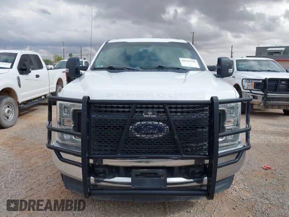 ✅ 2018 Ford F-250 XL • VIN: 1FT7X2B6XJEB92345 • Lot: 43143359. Wystawiony na IAAI z przebiegiem 140 921 mil. Bezpłatny archiwum sprzedaży aukcyjnych z USA i szczegółowy raport historii pojazdu na DreamBid. Zdjęcie 12.