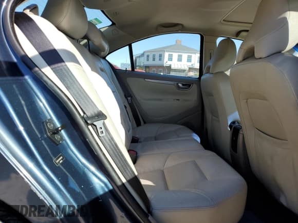 ✅ 2008 Volvo S60 2.4L Turbo • VIN: YV1RS547282696263 • Lot: 77946404. Wystawiony na Copart z przebiegiem 104 414 mil. Bezpłatny archiwum sprzedaży aukcyjnych z USA i szczegółowy raport historii pojazdu na DreamBid. Zdjęcie 10.