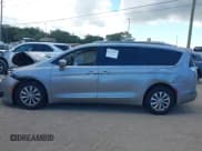 ✅ 2018 Chrysler Pacifica Touring L • VIN: 2C4RC1BG8JR287870 • Lot: 43314097. Wystawiony na IAAI z przebiegiem 147 153 mil. Bezpłatny archiwum sprzedaży aukcyjnych z USA i szczegółowy raport historii pojazdu na DreamBid. Zdjęcie 14.