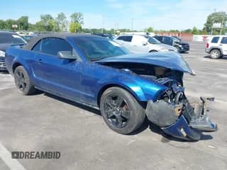 ✅ 2007 Ford Mustang GT Deluxe • VIN: 1ZVFT85H475219830 • Lot: 43107693. Listed on IAAI with 198,151 mi. Free auction sales archive from the USA and detailed vehicle history report at DreamBid. Image 1.