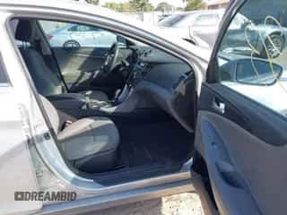 2012 Hyundai Sonata GLS z VIN 5NPEB4AC2CH345876, wystawiony jako IAAI lot #43324313 z przebiegiem 183 247 mil mil oraz . Historia ofert i sprzedaży dostępna na DreamBid. Obrazek 5.