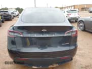 ✅ 2024 Tesla Model Y • VIN: 7SAYGDEDXRF091832 • Lot: 43562899. Wystawiony na IAAI z przebiegiem 9 525 mil. Bezpłatny archiwum sprzedaży aukcyjnych z USA i szczegółowy raport historii pojazdu na DreamBid. Zdjęcie 16.