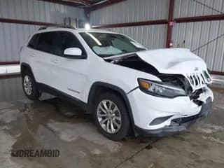 ✅ 2019 Jeep Cherokee Latitude • VIN: 1C4PJLCB5KD490585 • Lot: 43669655. Wystawiony na IAAI z przebiegiem 115 355 mil. Bezpłatny archiwum sprzedaży aukcyjnych z USA i szczegółowy raport historii pojazdu na DreamBid. Zdjęcie 1.