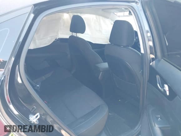 ✅ 2019 Kia Forte S • VIN: 3KPF34AD8KE021781 • Lot: 43120193. Wystawiony na IAAI z przebiegiem 103 817 mil. Bezpłatny archiwum sprzedaży aukcyjnych z USA i szczegółowy raport historii pojazdu na DreamBid. Zdjęcie 8.