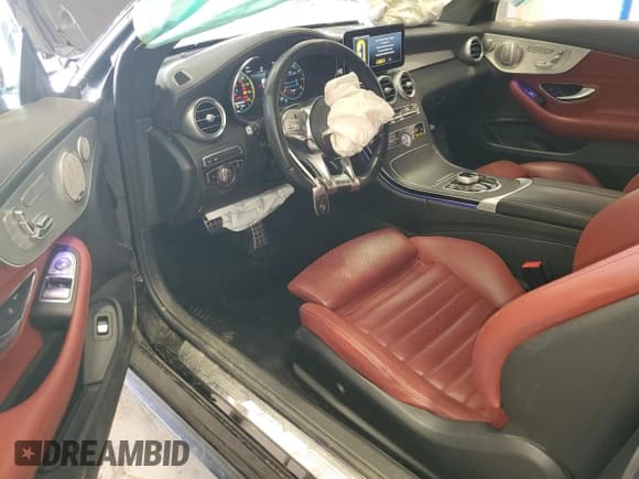 ✅ 2022 Mercedes-Benz C 43 AMG • VIN: W1KWJ6EB8NG112506 • Lot: 88247045. Wystawiony na Copart z przebiegiem 12 569 mil. Bezpłatny archiwum sprzedaży aukcyjnych z USA i szczegółowy raport historii pojazdu na DreamBid. Zdjęcie 8.