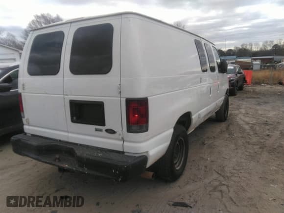 ✅ 2011 Ford Econoline Cargo Commercial • VIN: 1FTSE3EL2BDB29920 • Lot: 41846856. Wystawiony na IAAI z przebiegiem 295 174 mil. Bezpłatny archiwum sprzedaży aukcyjnych z USA i szczegółowy raport historii pojazdu na DreamBid. Zdjęcie 4.