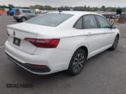 ✅ 2023 Volkswagen Jetta S • VIN: 3VW4M7BU2PM026795 • Lot: 43335616. Wystawiony na IAAI z przebiegiem 27 812 mil. Bezpłatny archiwum sprzedaży aukcyjnych z USA i szczegółowy raport historii pojazdu na DreamBid. Zdjęcie 4.