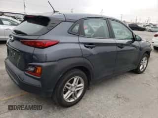 2020 Hyundai Kona SE с VIN KM8K12AA0LU544614, выставлен на аукционе Copart как лот 53671073 с пробегом 79 895 миль миль и . История ставок и продаж доступна на DreamBid. Изображение 3.