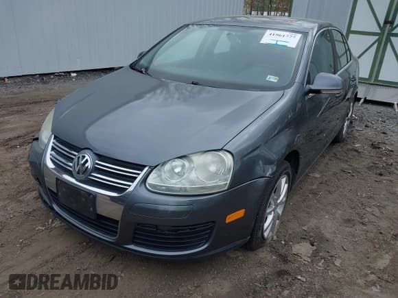 ✅ 2010 Volkswagen Jetta SE • VIN: 3VWRX7AJXAM068000 • Lot: 41961777. Listed on IAAI with 179,307 mi. Free auction sales archive from the USA and detailed vehicle history report at DreamBid. Image 2.