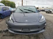 ✅ 2023 Tesla Model 3 • VIN: 5YJ3E1EA5PF450177 • Lot: 93852885. Wystawiony na Copart z przebiegiem Nie podano. Bezpłatny archiwum sprzedaży aukcyjnych z USA i szczegółowy raport historii pojazdu na DreamBid. Zdjęcie 5.