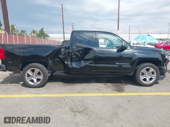 ✅ 2018 Chevrolet Silverado 1500 Custom • VIN: 1GCRCPEH5JZ324547 • Lot: 43389774. Wystawiony na IAAI z przebiegiem 238 932 mil. Bezpłatny archiwum sprzedaży aukcyjnych z USA i szczegółowy raport historii pojazdu na DreamBid. Zdjęcie 13.