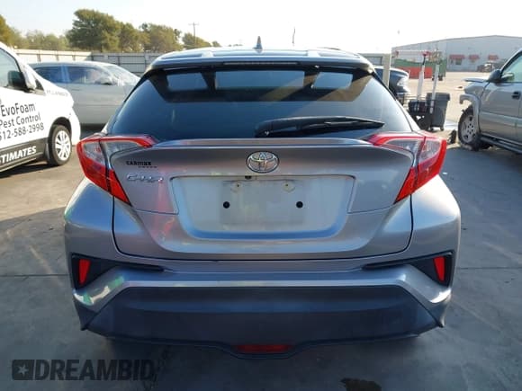 ✅ 2018 Toyota C-HR XLE • VIN: NMTKHMBX1JR015400 • Lot: 43336797. Wystawiony na IAAI z przebiegiem 31 945 mil. Bezpłatny archiwum sprzedaży aukcyjnych z USA i szczegółowy raport historii pojazdu na DreamBid. Zdjęcie 17.