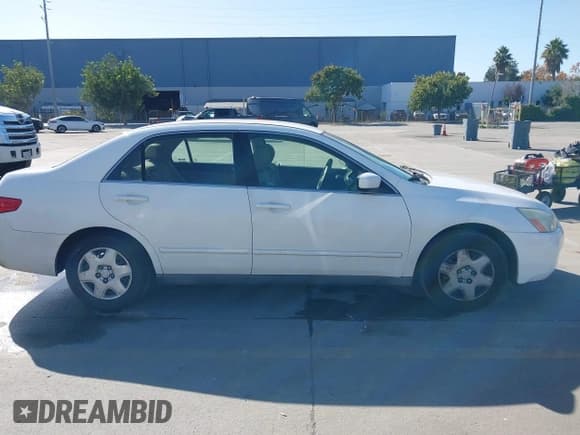 ✅ 2005 Honda Accord LX • VIN: 1HGCM56415A191469 • Lot: 43646085. Wystawiony na IAAI z przebiegiem 229 567 mil. Bezpłatny archiwum sprzedaży aukcyjnych z USA i szczegółowy raport historii pojazdu na DreamBid. Zdjęcie 13.