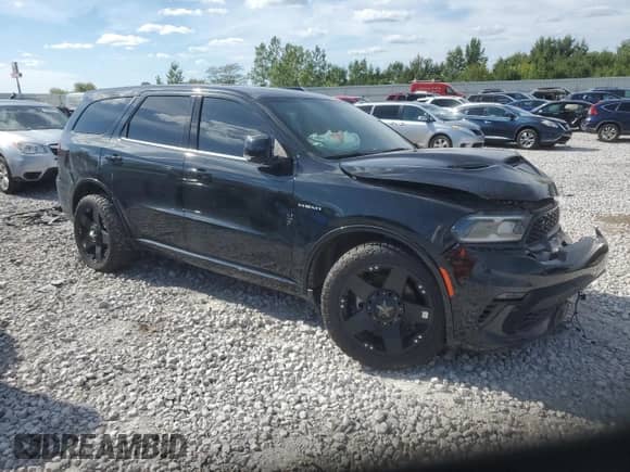 2022 Dodge Durango R/T with VIN 1C4SDJCT8NC213745, listed as a Copart auction lot 70674695 with 28,333 mi miles and Salvage title. Bid and sale history available at DreamBid. Image 4.